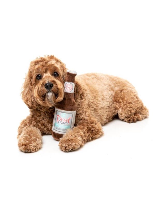 М'яка іграшка для собак FuzzYard Пиво Drool Light