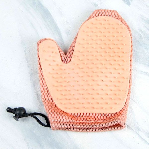 Рукавичка двостороння для вичісування шерсті пудра 