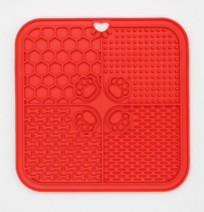 Килимок  для лизання з присоскою 2020см Червоний 