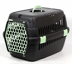Переноска для тварин чорна пластик салатові двері 55х39х36 см до 8 кг