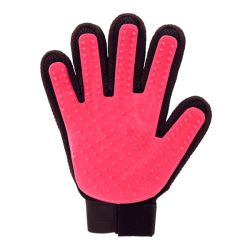 Рукавичка для вичісування вовни True Touch малинова 