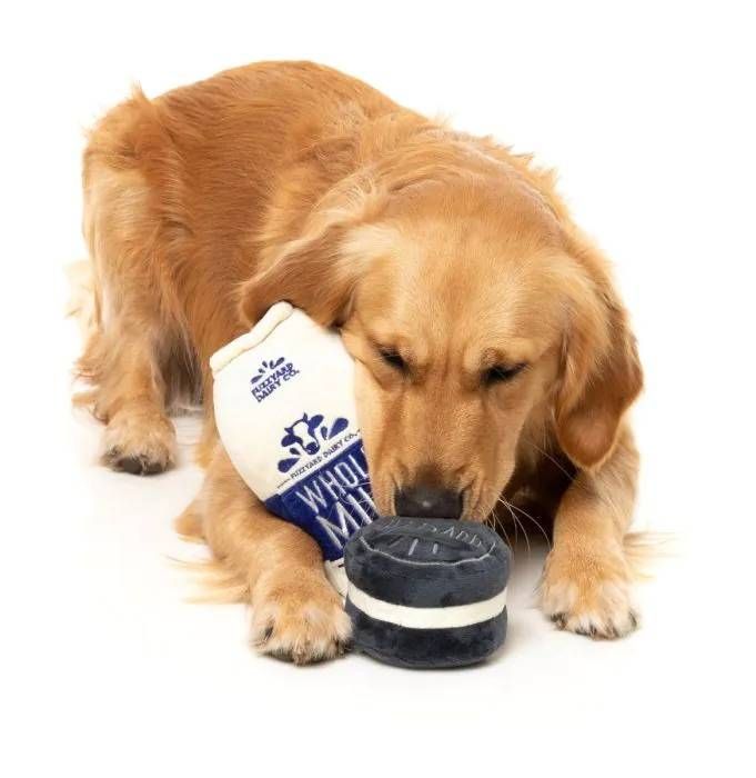 Набір м'яких іграшок для собак FuzzYard Молоко з печивом