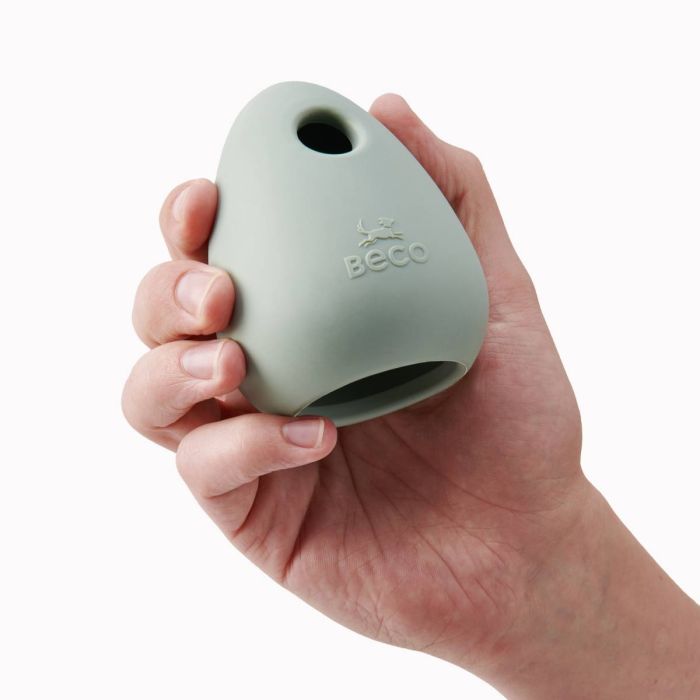 Іграшка з отвором для ласощів для собак Beco Pets Boredom Buster Зелений