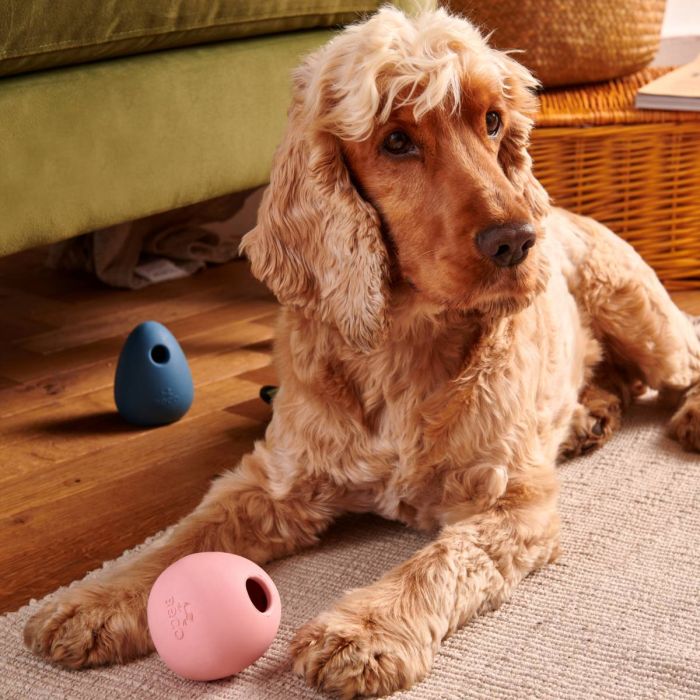 Іграшка м'ячик з отвором для ласощів для собак Beco Pets Wobble Ball Рожевий