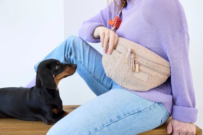 Поясна сумка-бананка для ласощів та аксесуарів собак Palopa Emma Teddy-Fleece Бежевий