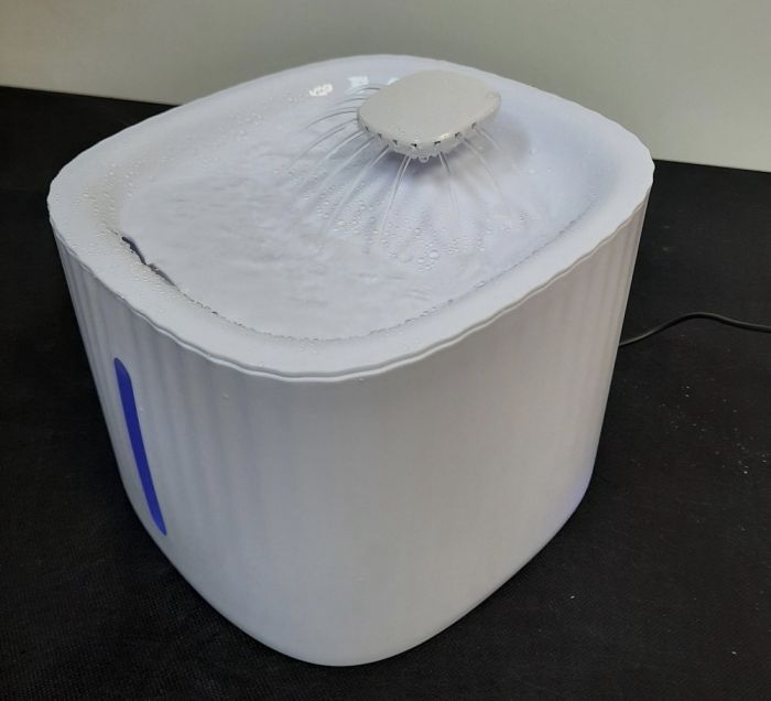 Фонтан для кішок із USB Білий 3 л. 