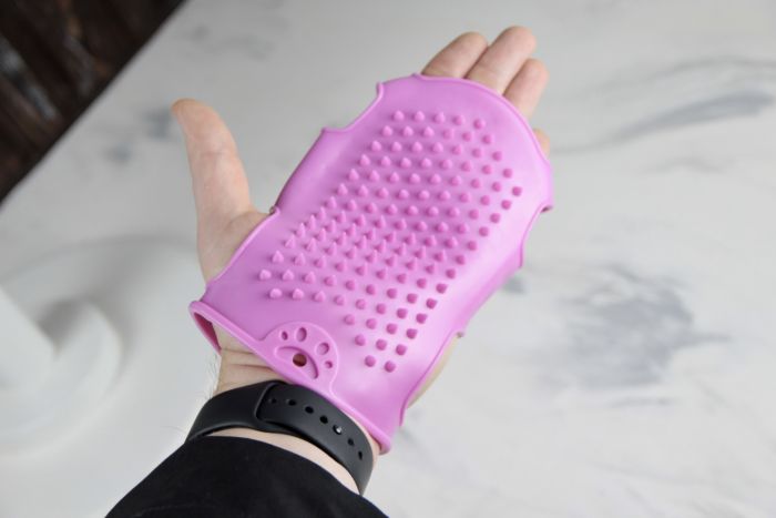 Рукавиця силіконова двостороння для собак і кішок Синій