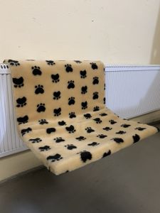 Гамак на радіатор Лапка бежева 453230 см. 