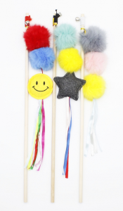 Вудочка з помпонами та іграшкою 45 см, HRSH9158 