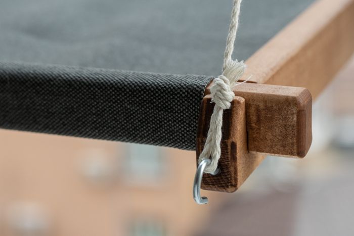 Гамак-ліжко Віконний 4327 см. Коричневе дерево, бежева тканина