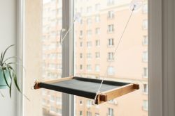 Гамак-ліжко Віконний 4327 см. Коричневе дерево, сіра тканина