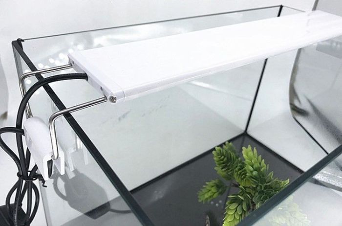 LED-світильник для акваріума Quanlong в чорному корпусі 80 см